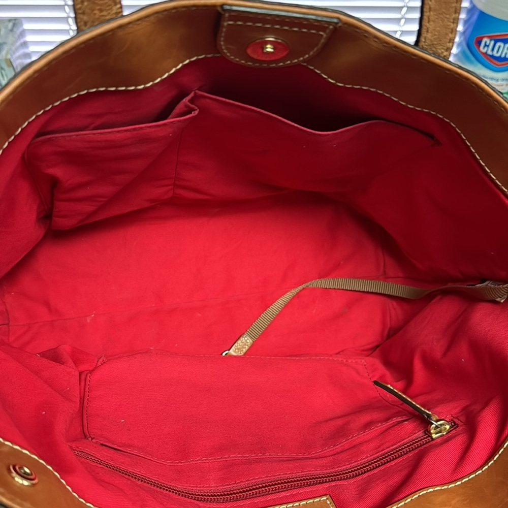 DOONEY AND BOURKE PATENT LEATHER TOTE - Picture 2 of 5